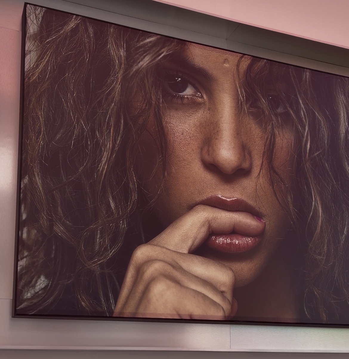 Sandra Cheesecake en la residencia europea de Shakira: una experiencia para recordar